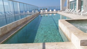 2 piscinas al aire libre