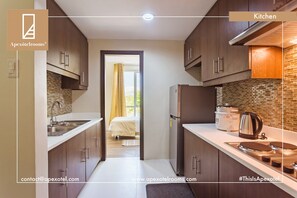 Fridge, microwave, oven, stovetop - Apartment luxury best for families and groups (Cebu City)