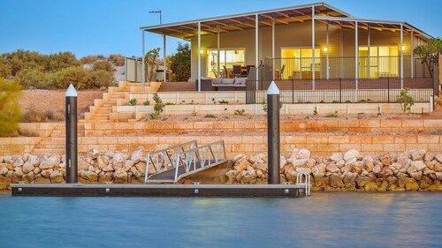 78 Madaffari Drive - Private pool