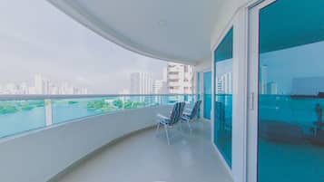 Torres del Lago 903B, 3 Bedroom | 1 kamar tidur, seprai antialergi, selimut bulu angsa, dan brankas