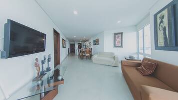 Torres del Lago 903B, 3 Bedroom | Hypo-allergenic bedding, down duvets, in-room safe, blackout curtains