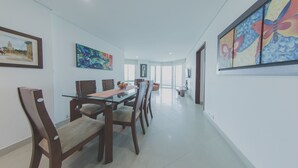 Torres del Lago 903B, 3 Bedroom | 防过敏的被褥、羽绒被、客房内保险箱、遮光窗帘