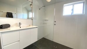 Shower, towels