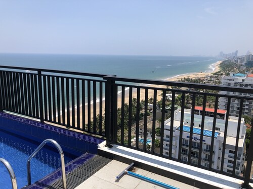 "Meerblick" Brandneues, luxuriöses Apartment mit 3 Schlafzimmern und 2 Bädern in Mount Lavinia