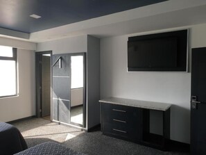 Deluxe Double Room, 2 Queen Beds | Premium bedding, memory-foam beds, laptop workspace, iron/ironing board - YouKoso Hotel Boutique (Tijuana)