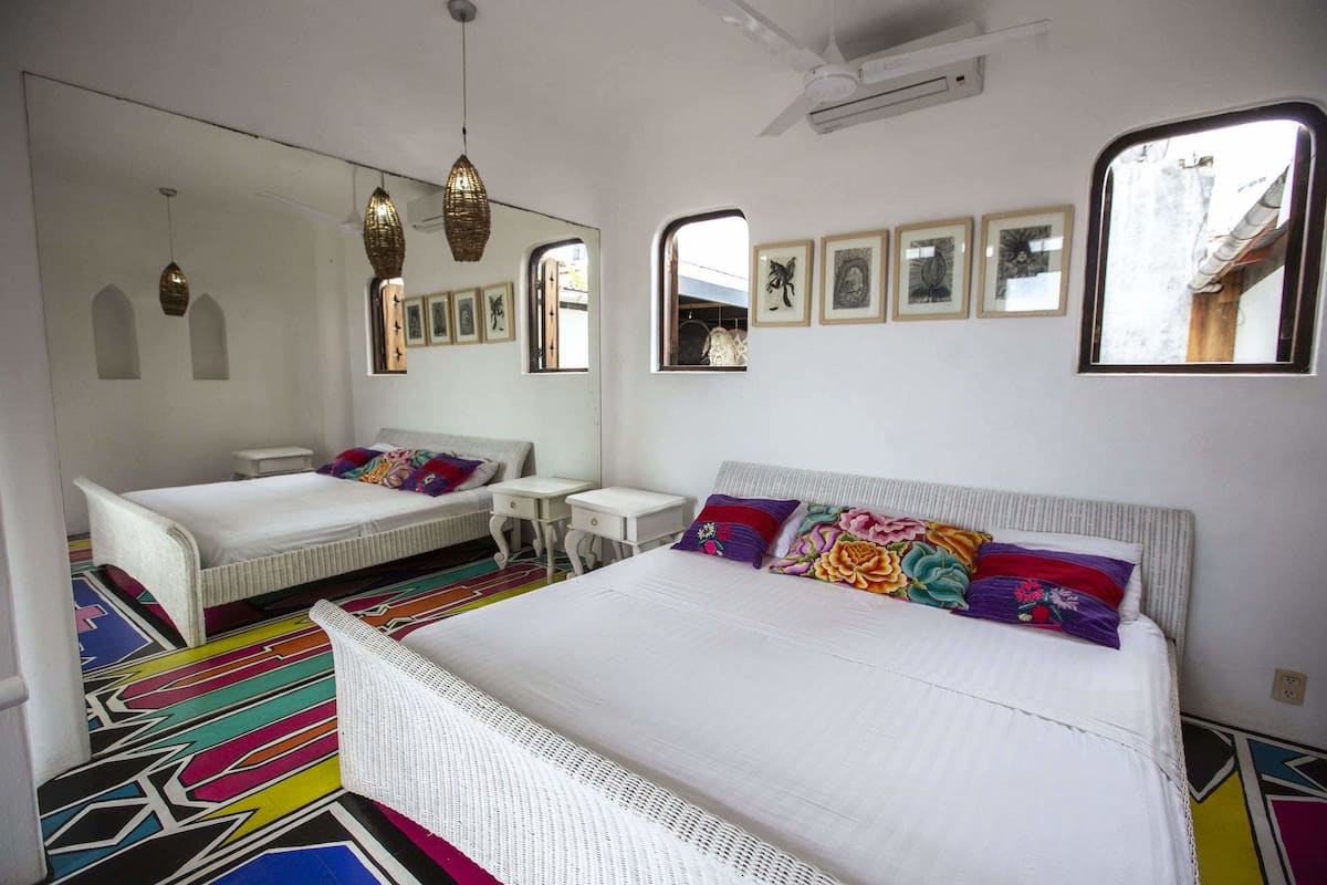 Habitación Confort, varias camas | Tabla de planchar con plancha, wifi gratis y ropa de cama 