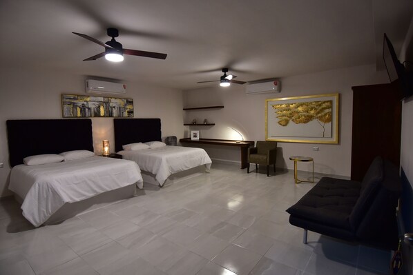 Suite | Fer et planche à repasser, accès au Wi-Fi (inclus), literie fournie