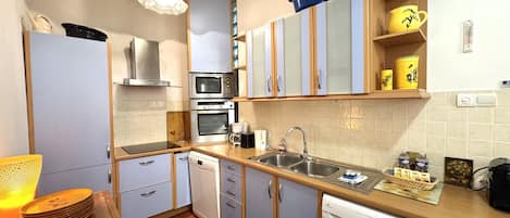 Fridge, microwave, oven, dishwasher