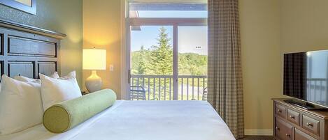 3 habitaciones, tabla de planchar con plancha, internet y ropa de cama