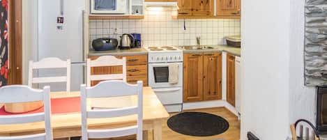 Réfrigérateur, four à micro-ondes, lave-vaisselle