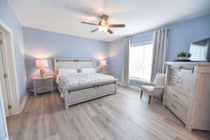 4 bedrooms, iron/ironing board, free WiFi, bed sheets