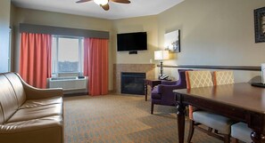 TV, fireplace, DVD player - Amazing Resort at Mt. Olympus Water & Theme Park with FREE Passes! (Wisconsin Dells)