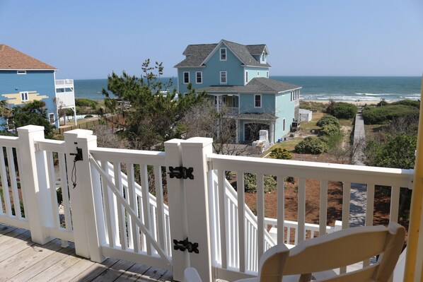 Property grounds - Pet Friendly,Oceanfront duplex,direct access,community pool.Spinnaker's Reach (Emerald Isle)