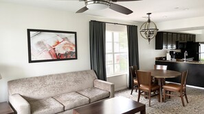 TV, DVD player, stereo - Spacious Branson  lodging with Beautiful scenery (Branson)