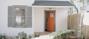 Starland District Cottage - Foodie Getaway!