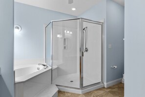 Towels - Oceanside Interior,Private Pool,Golf Cart,located in the Dolphin Ridge Community (Emerald Isle)