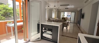 Sotogrande Lux -huoneisto