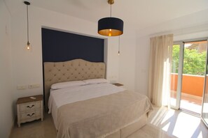 3 soverom, safe på rommet, skrivebord og strykejern/-brett