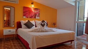 Panoramic Penthouse, Sea View | Individually decorated, individually furnished, free WiFi, bed sheets - Villa Velin Apartments (Primosten)