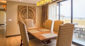 Dining - UpScale Resort with Outdoor Heated Pool with a waterslide and a poolside bar, tennis court and gym (Peoria)