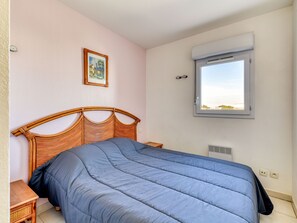 2 bedrooms