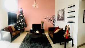 House, 2 Bedrooms | Living area