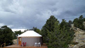 Aspen Yurt | Terrace/patio