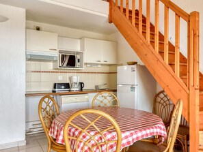 Micro-ondes, plaque de cuisson, lave-vaisselle