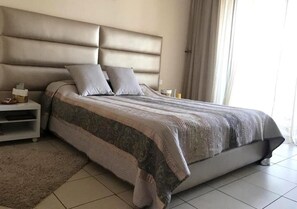 2 bedrooms, bed sheets