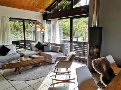 Lake keeper's house, unique, direct location on the shore of Lake Kronenburg, sauna