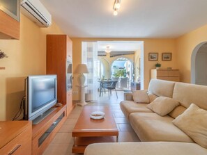 TV - Vacation home Bonica by Interhome (Empuriabrava)