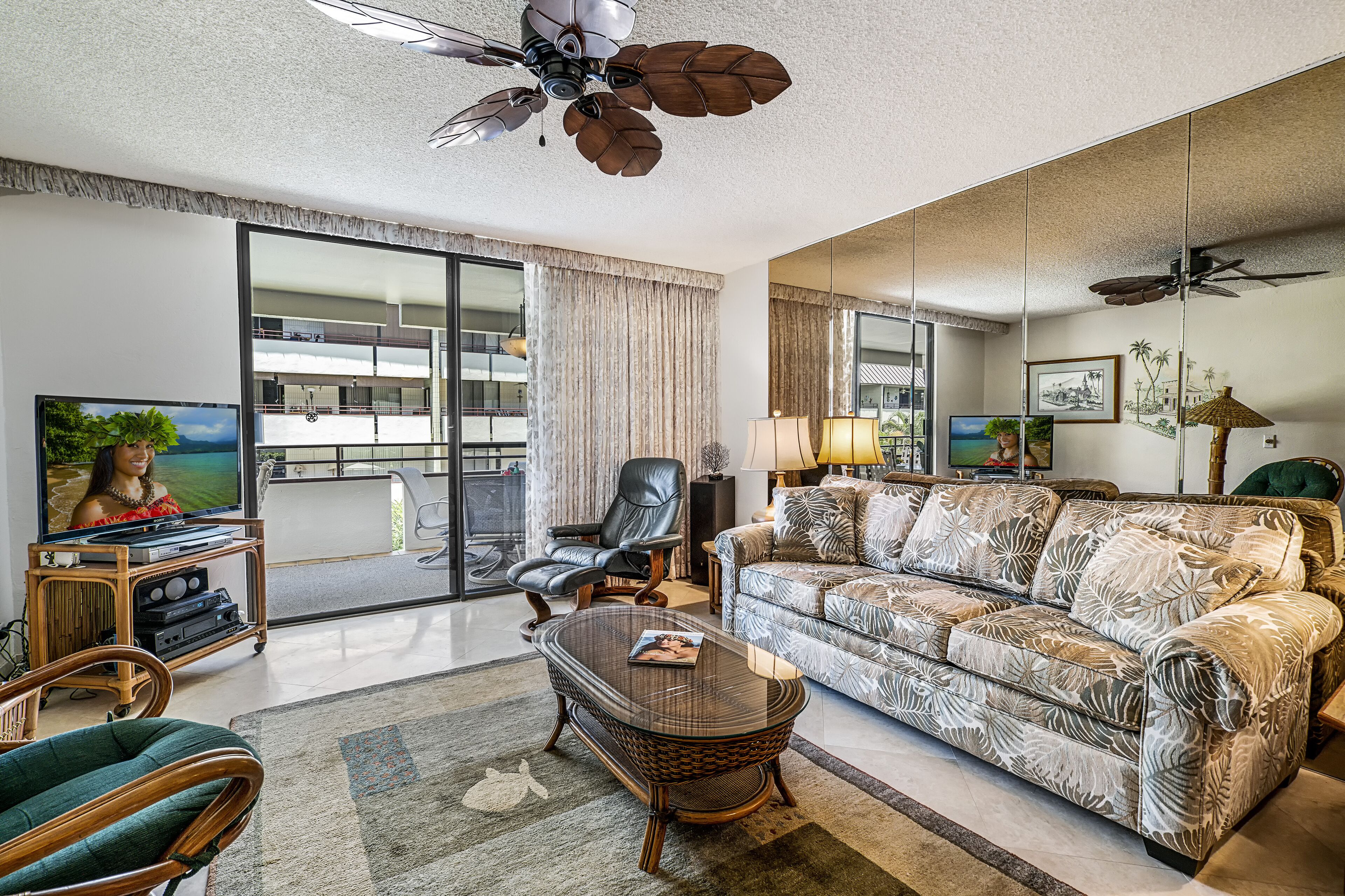 White Sands Village#118: DIRECT BEACHFRONT, CENTRAL AC, ELEVATORS, SPACIOUS!