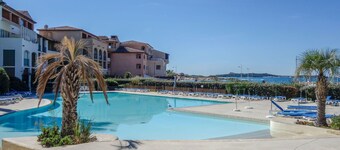 Lovely apartment for 5 guests with pool, WIFI, TV, terrace, pets allowed and parking
