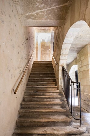 Interior - Descazeaux (BORDEAUX)