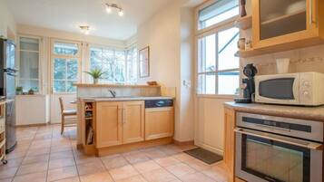 Réfrigérateur, micro-ondes, four, lave-vaisselle