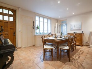 تناول الطعام