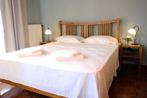 4 bedrooms, iron/ironing board, travel cot, free WiFi