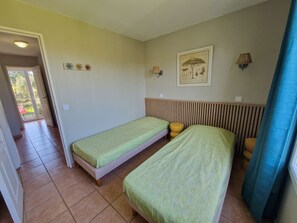 3 sovrum, resesäng, gratis wi-fi och sängkläder