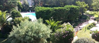 Presqu 'Ile De Giens - House 7/8 People in Residence 3 *