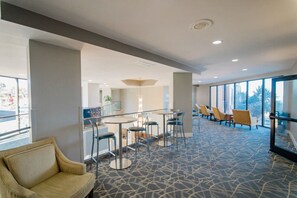 Interior - Beautiful Oceanfront, Full Kitchen, Pet Friendly (Myrtle Beach)