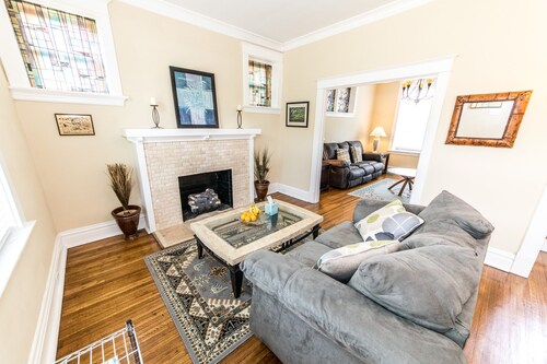 Aktualisierter Brick Home Sleep 9 Fußweg zum WashU / Barnes / Delmar Loop / Forest Park / Zoo