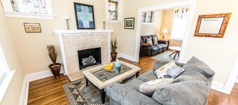 Brick Home Sleep 9 actualizado Walk to WashU / Barnes / Delmar Loop / Forest Park / Zoo