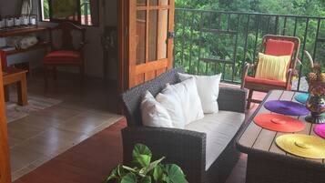 Premium House, 2 Bedrooms, Private Pool, City View | Terrace/patio