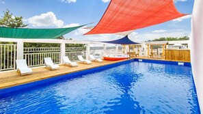 Outdoor pool - Yeongheungdo Sun Pension (Incheon)