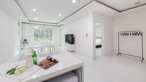 Two Room | Living area | Flat-screen TV - Yeongheungdo Tour Pension (Incheon)