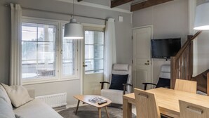 Unclassified image, 4 of 22, button