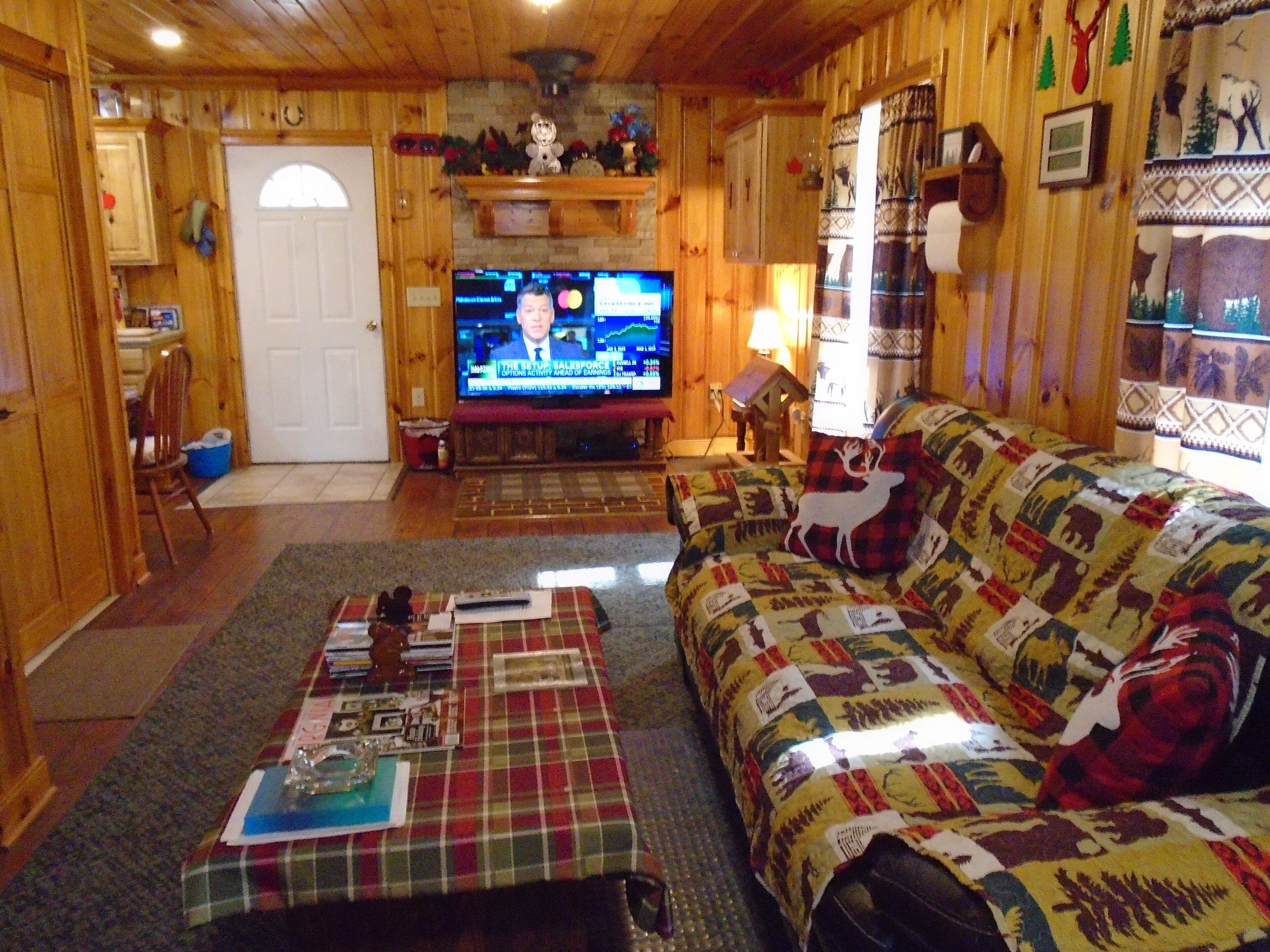 Smart-TV, DVD-Player, Bücher