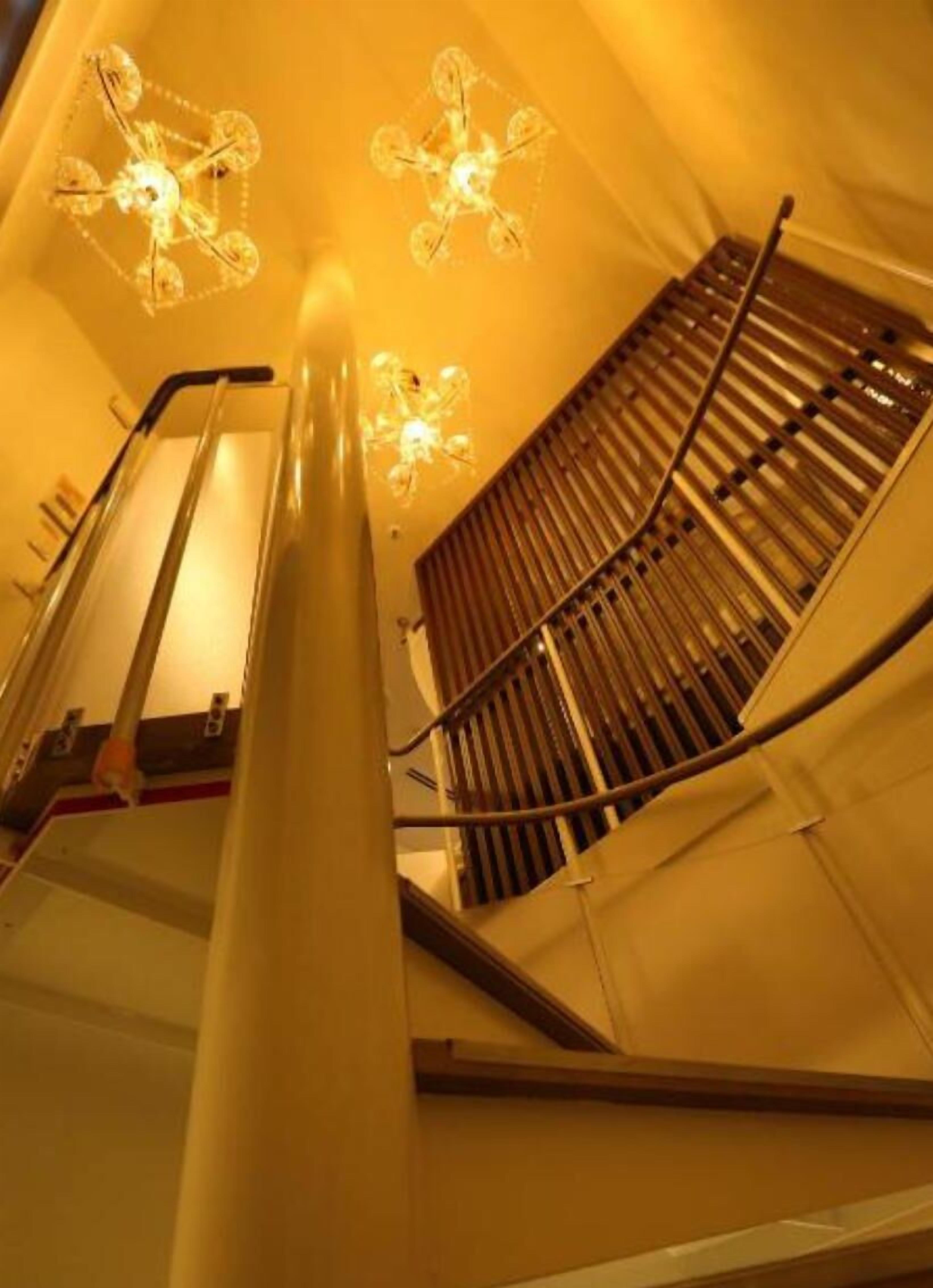 Chambre Deluxe, fumeurs | Escalier