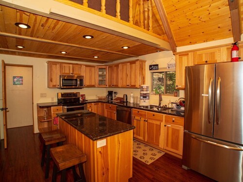 *Peaceful getaway *Close to Goldwater Lake *Cabin