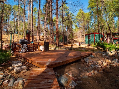 *Peaceful getaway *Close to Goldwater Lake *Cabin